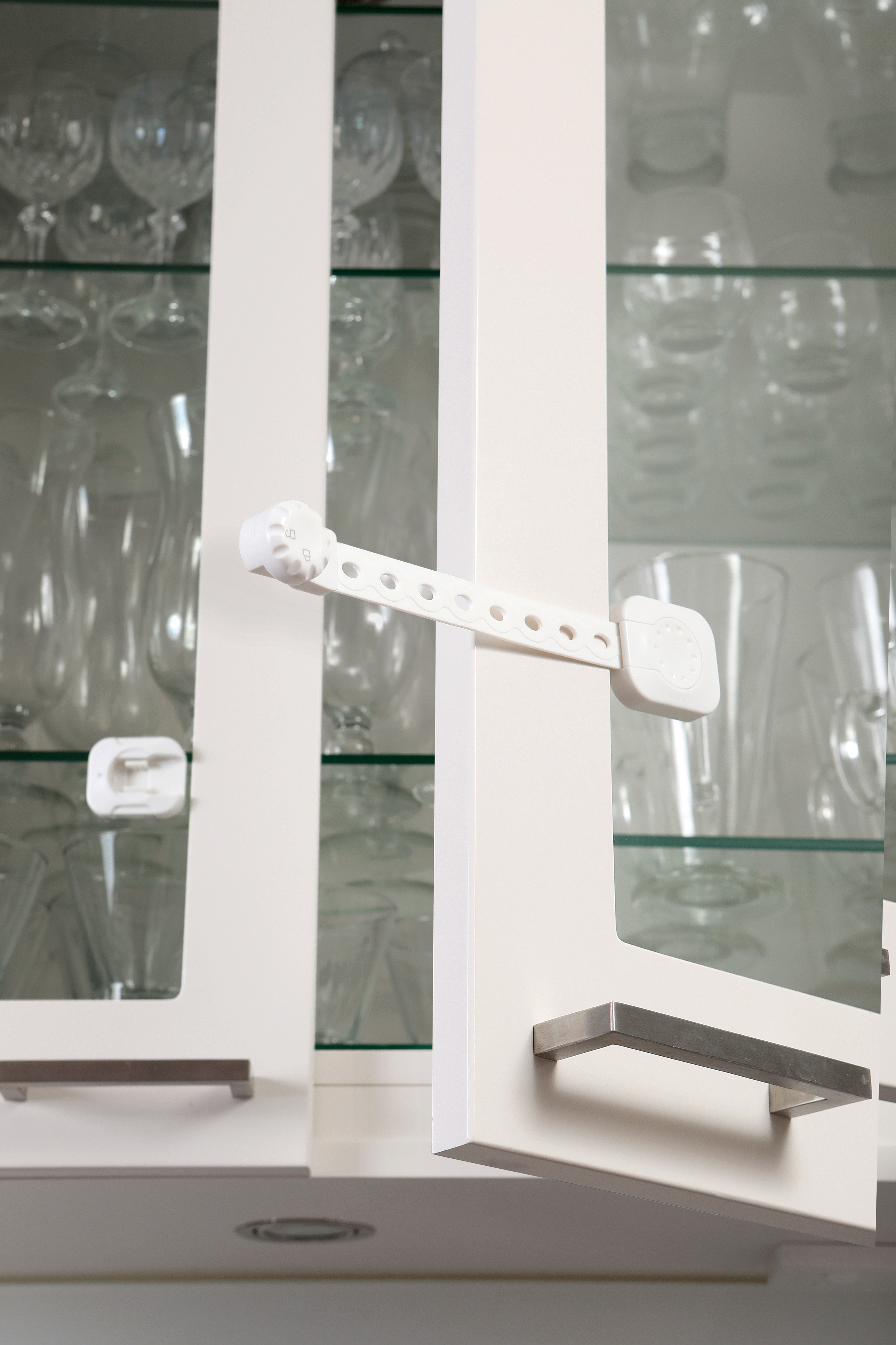 Twist 'N Lock Multi-Purpose Latch 2Pk White