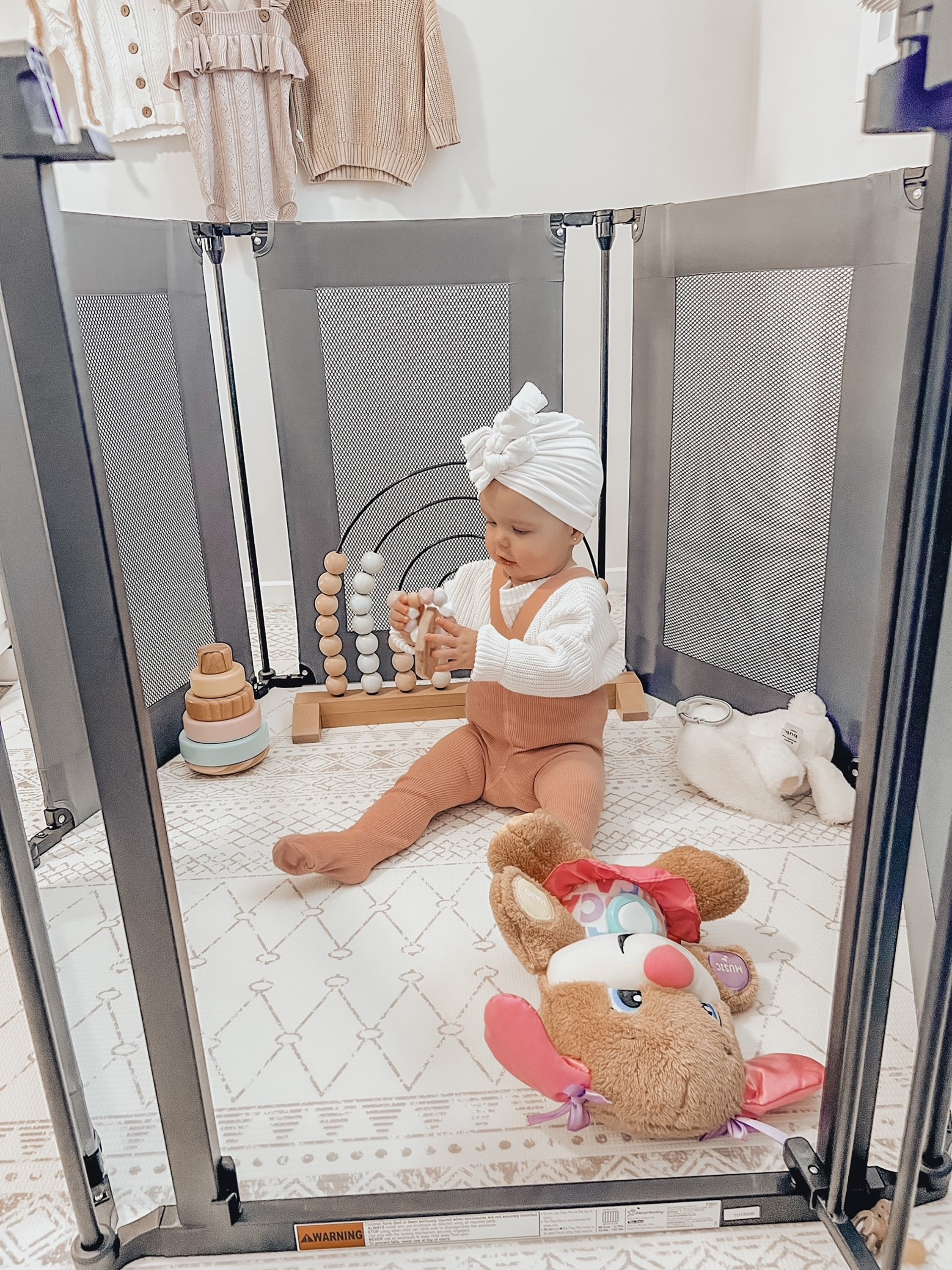 Brooklyn Converta® Play-Pen Gate with Mesh Sides and EZ-Check® Indicator