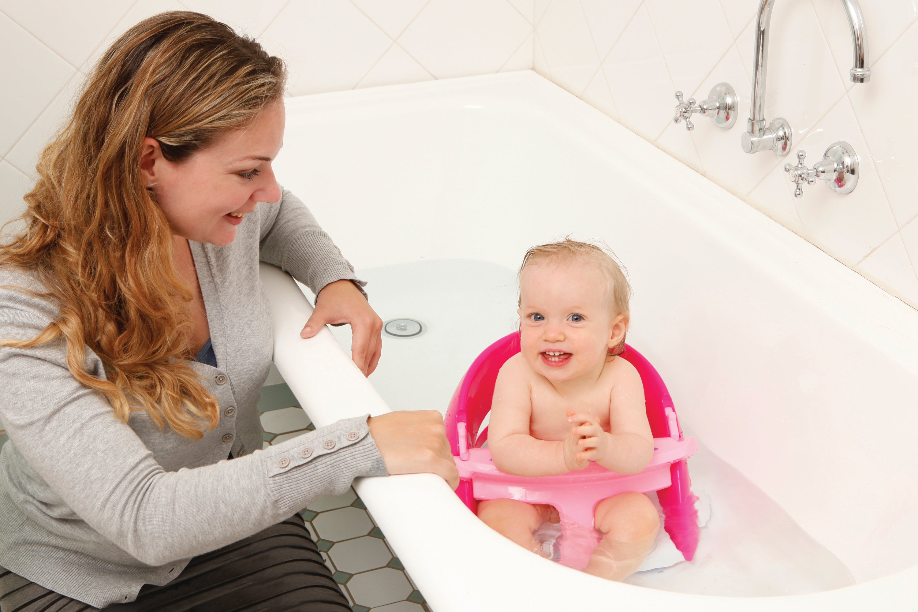 Dreambaby Baby Bath Seat | Non-Slip Suction 5–10 Months | Pink