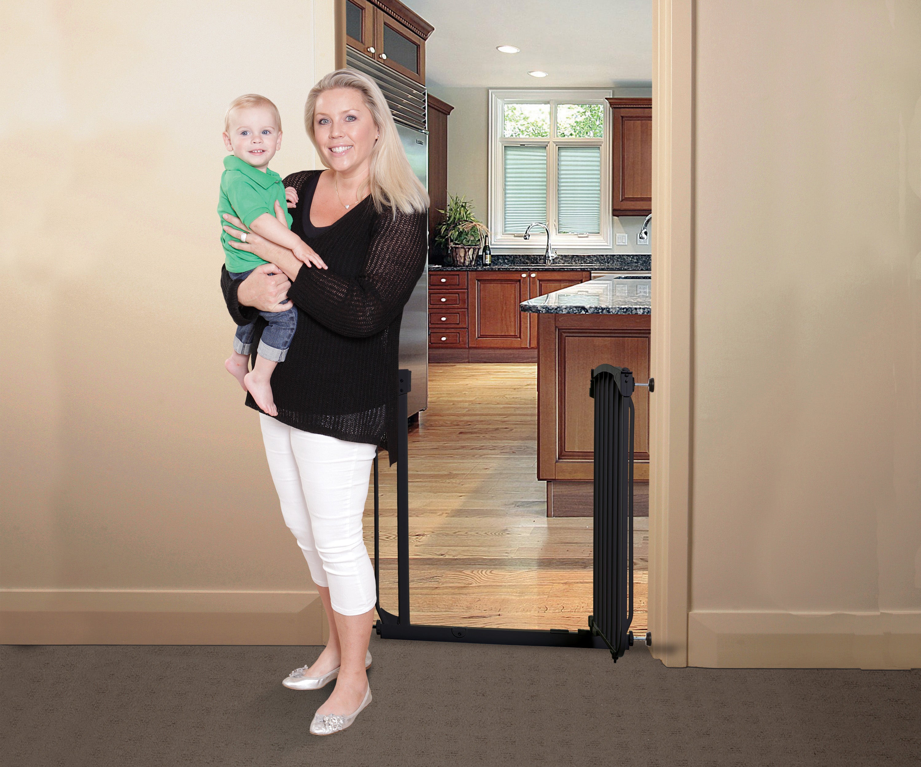 Chelsea 28-32in Auto Close Metal Baby Gate - Black