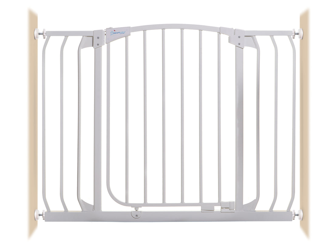 Chelsea Extra Wide 38-42.5in Auto Close Metal Baby Gate - White