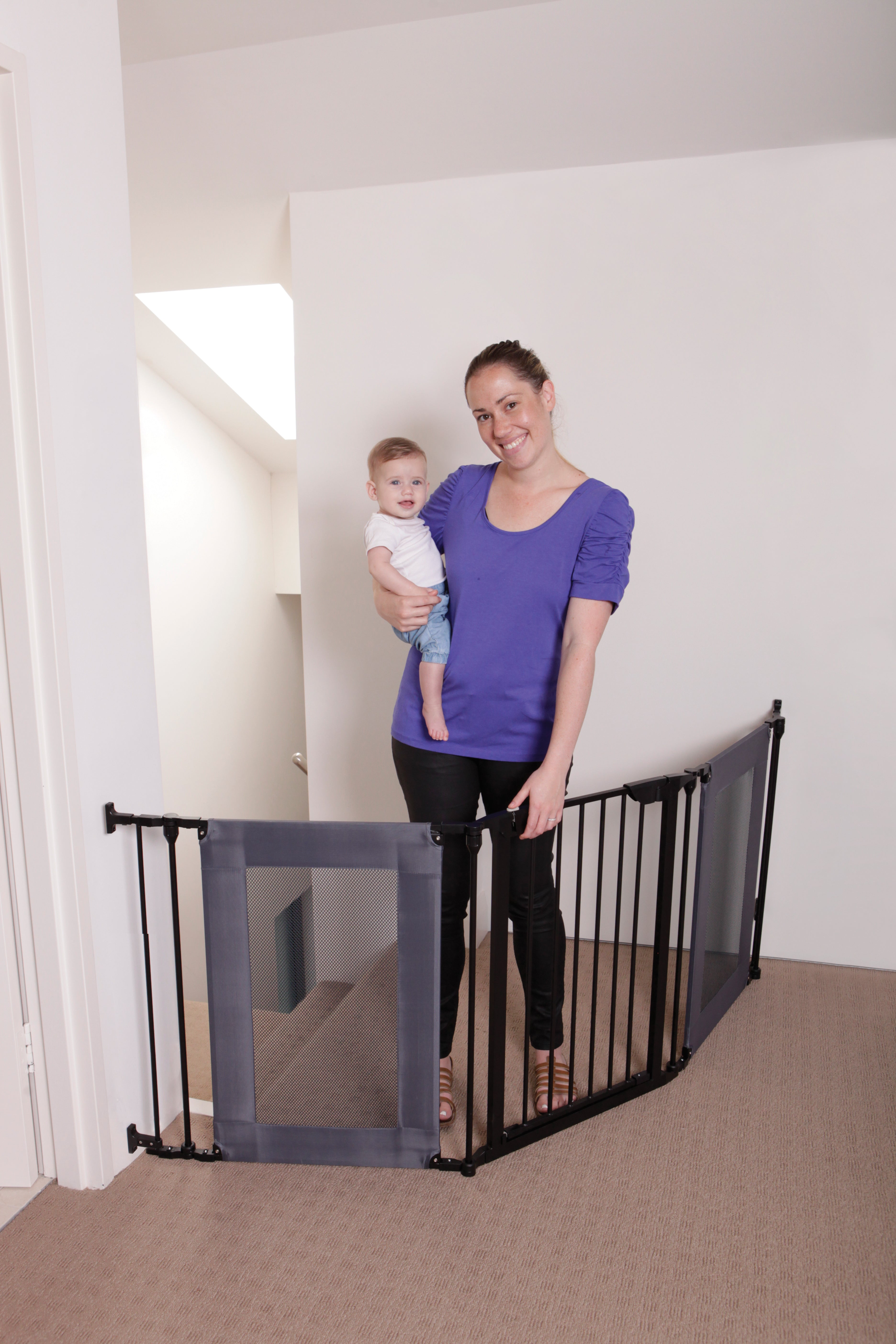 DENVER ADAPTA-GATE® - BLACK METAL WITH GREY MESH PANELS