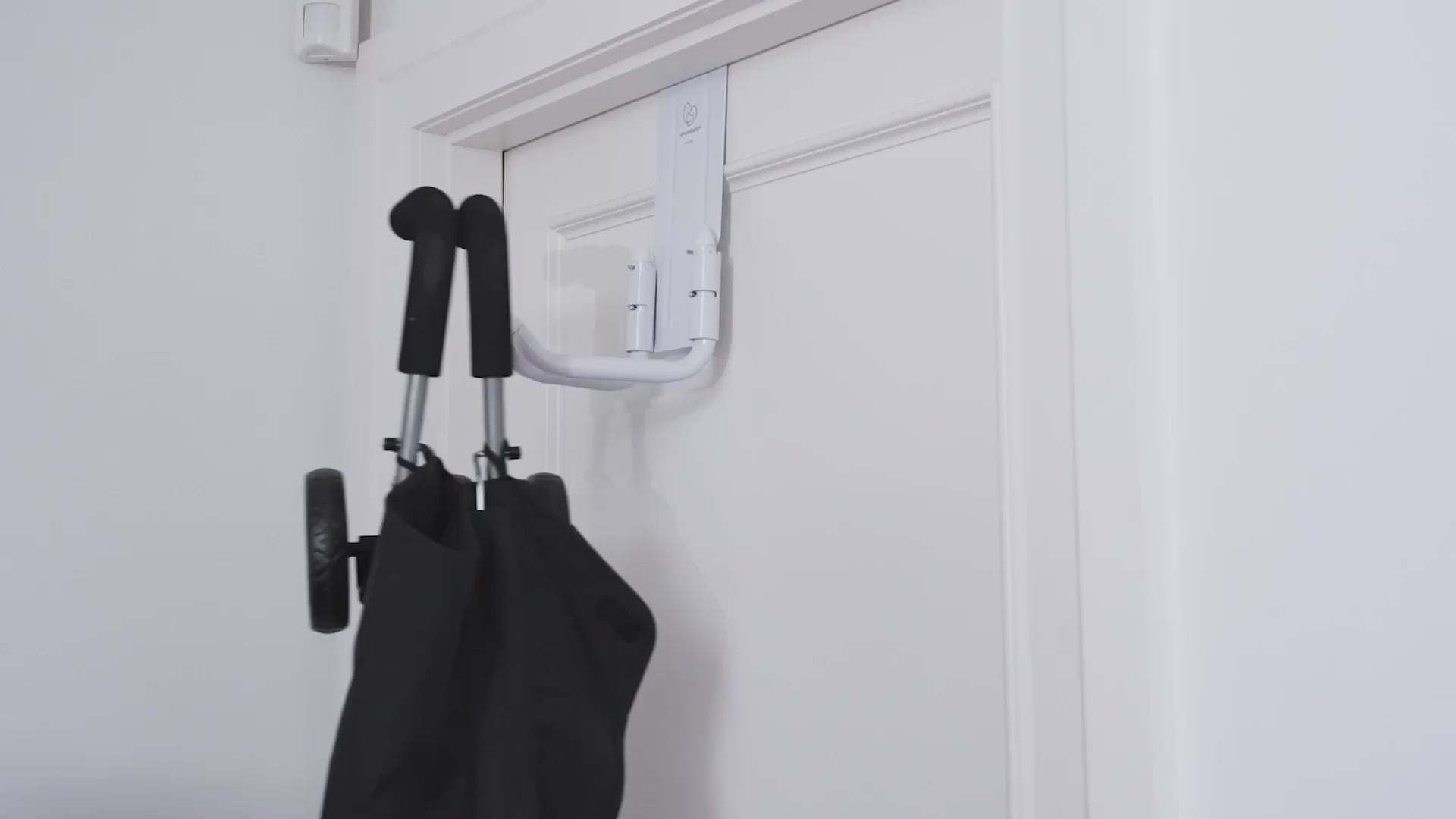 STROLLERBUDDY¨ STROLLAWAY¨ OVER THE DOOR STROLLER HANGER